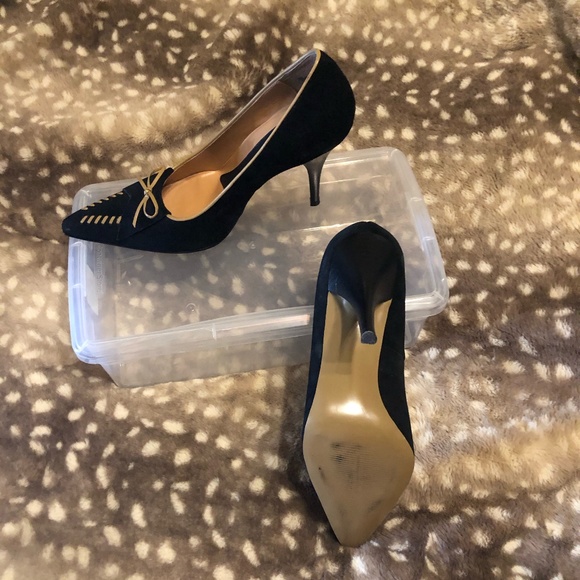 Carlos Santana Black Suede 4" heel Pumps with leather trim, sz 8.5 - Picture 3 of 10